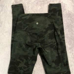 LULULEMON ALIGN LEGGINGS (new with inside tag)